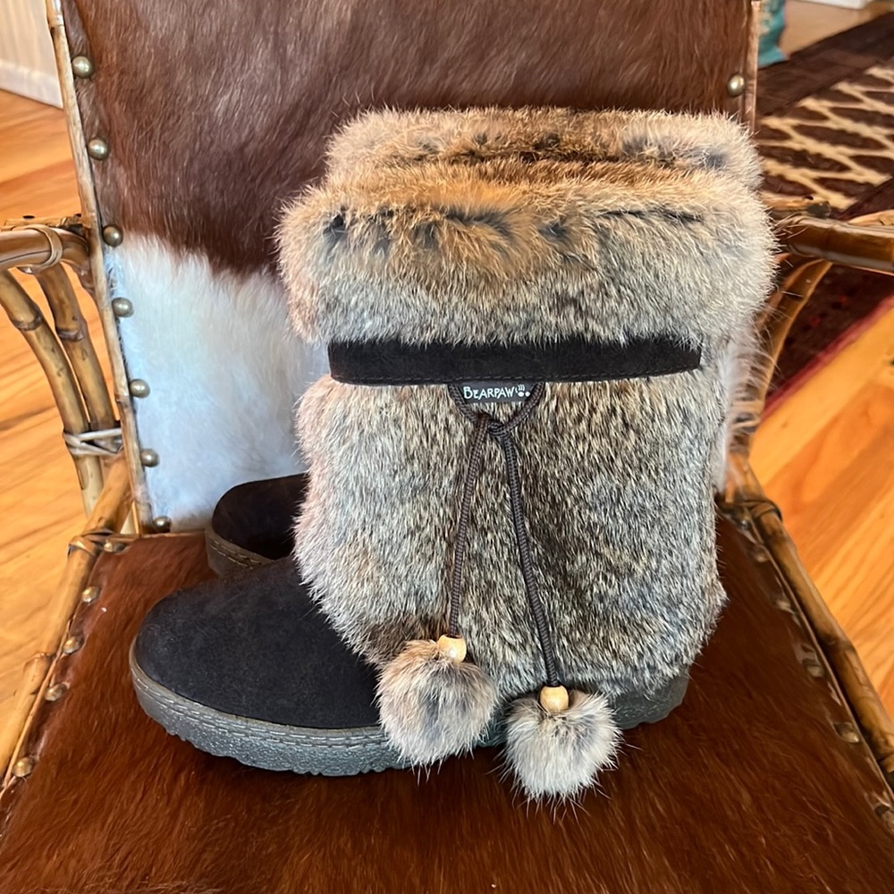 NWOT BearPaw Rabbit Fur Boots